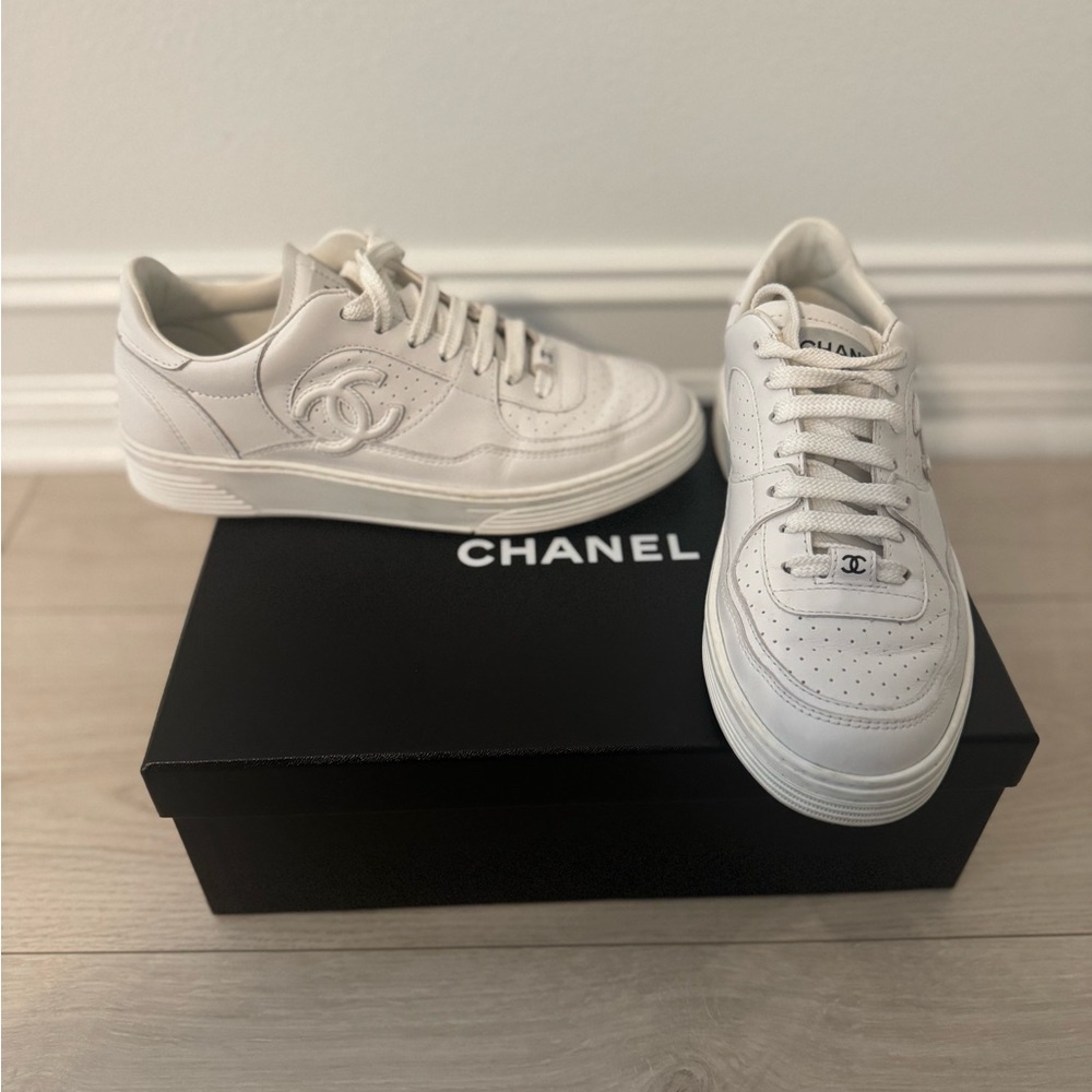 CHANEL Sneakers
